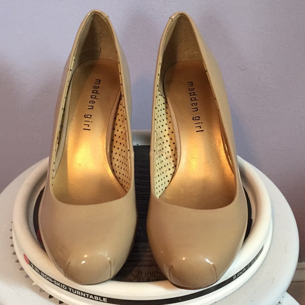Madden Girl Nude heels Sz 6.5 - Picture 1 of 16